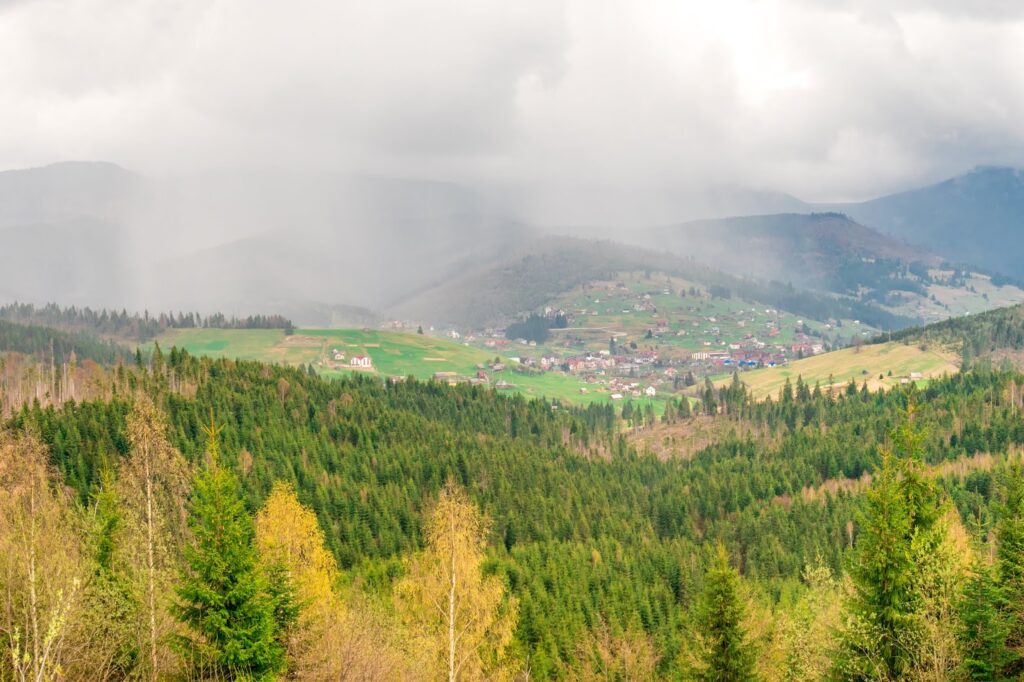 Фотоотчет о путешествии в Карпаты с фотоаппаратом Lumix GX8 - 94 - Вид с перевала Ежевика