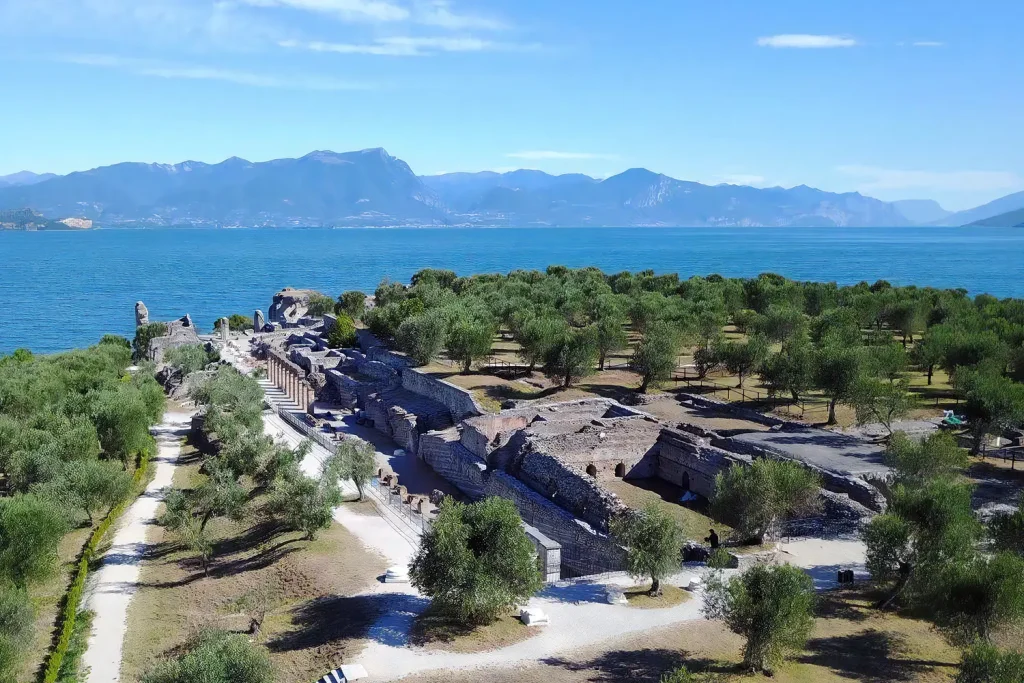 Гроты Катулла в Сирмионе на озере Гарда