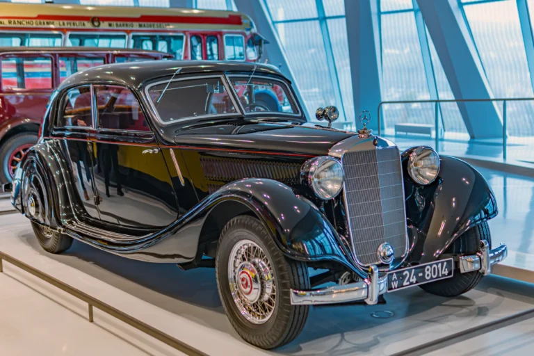 Музей Мерседес-Бенз в Штутгарте - 17 - 1939 Mercedes-Benz 320 Stromlinien-Limousine